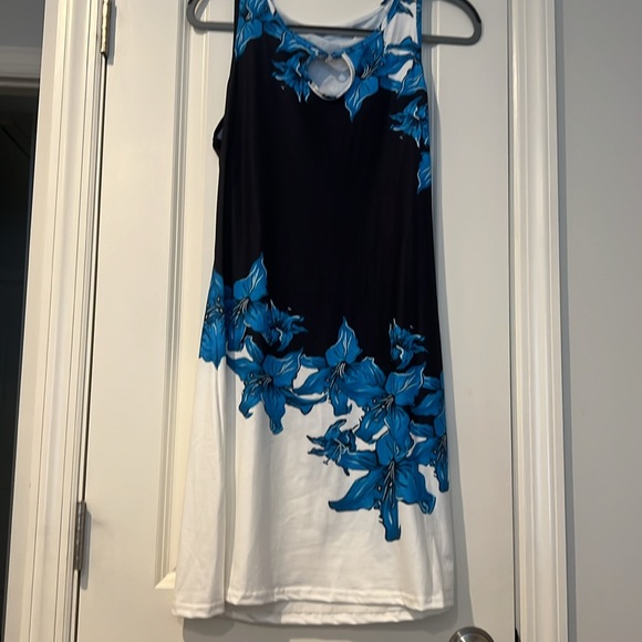NEVER WORN Cotton sleeveless Hawaiian dress (size S) with a keyhole back detail - Picture 3 of 3